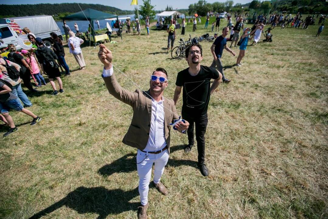 Aitvarų festivalis „Tarp žemės ir dangaus“