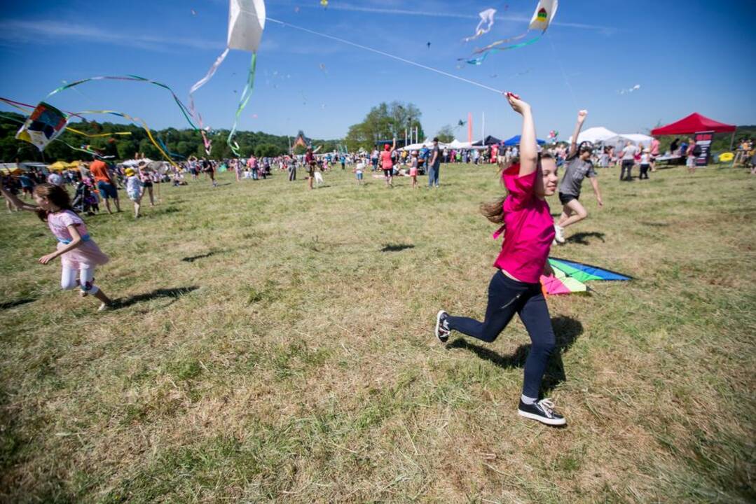 Aitvarų festivalis „Tarp žemės ir dangaus“