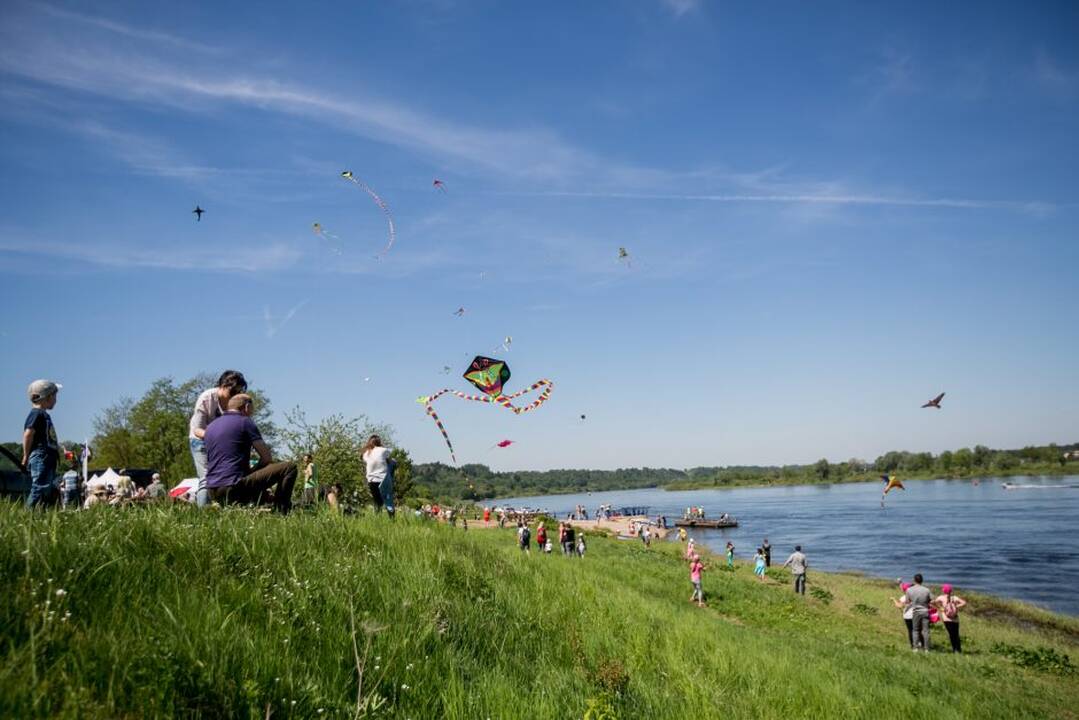 Aitvarų festivalis „Tarp žemės ir dangaus“