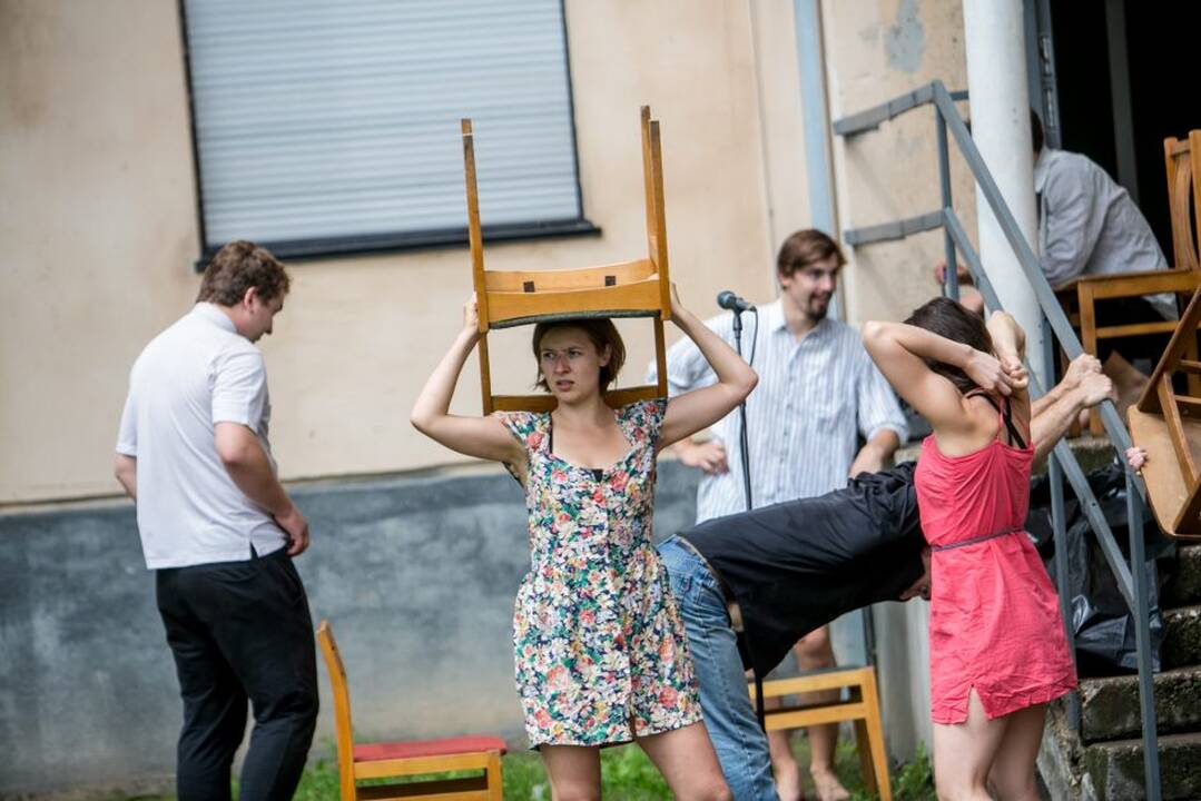 Netikėtumų festivalyje pasirodė cirko artistai