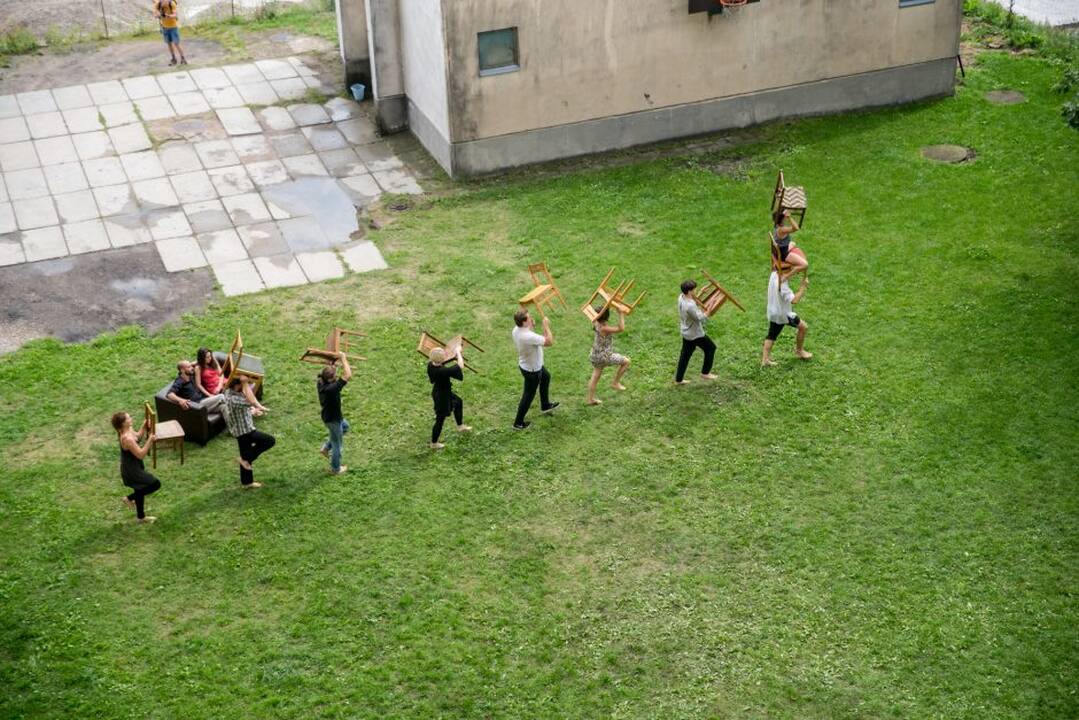 Netikėtumų festivalyje pasirodė cirko artistai