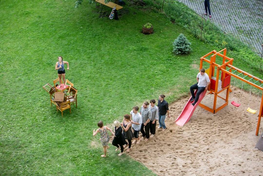 Netikėtumų festivalyje pasirodė cirko artistai
