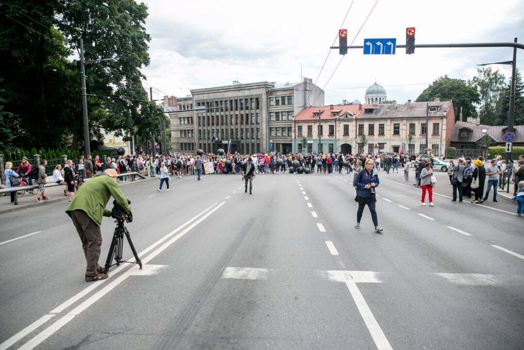 Netikėtumų festivalyje šturmuotas Parodos kalnas
