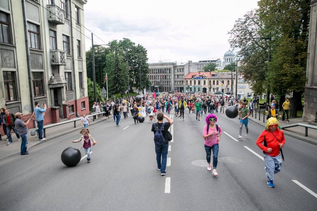Netikėtumų festivalyje šturmuotas Parodos kalnas