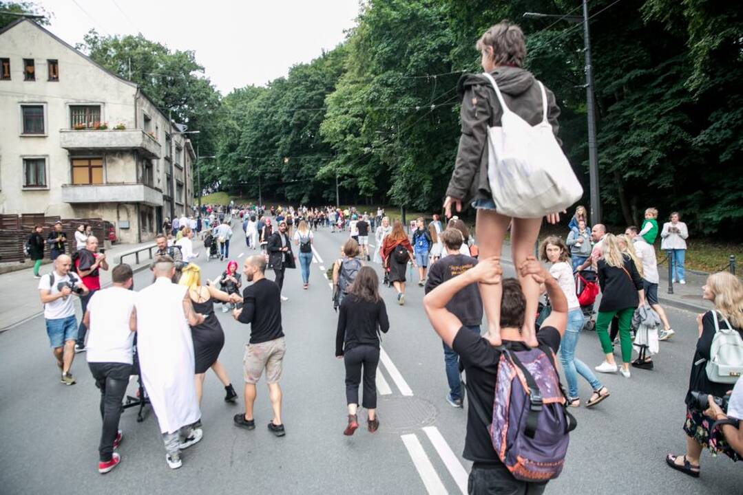 Netikėtumų festivalyje šturmuotas Parodos kalnas