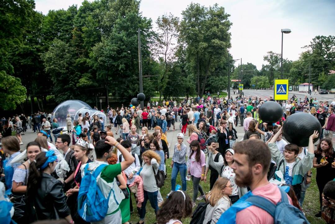 Netikėtumų festivalyje šturmuotas Parodos kalnas