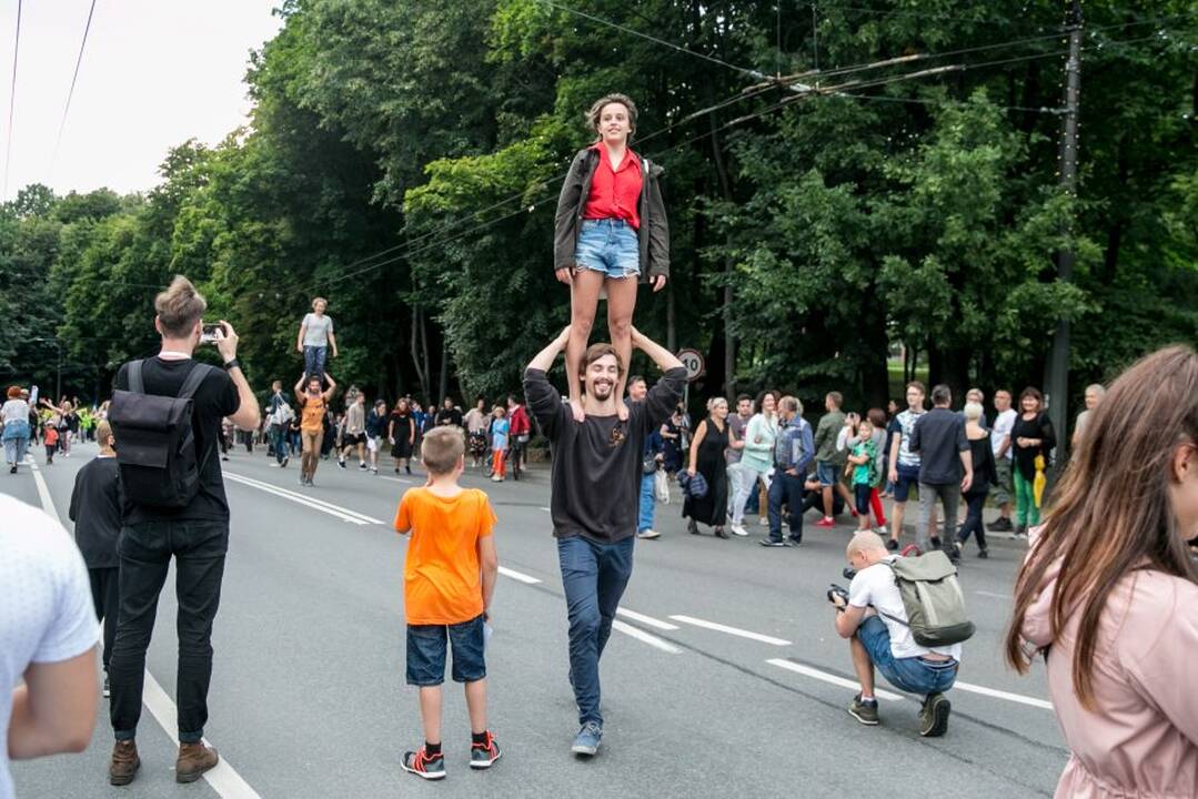 Netikėtumų festivalyje šturmuotas Parodos kalnas