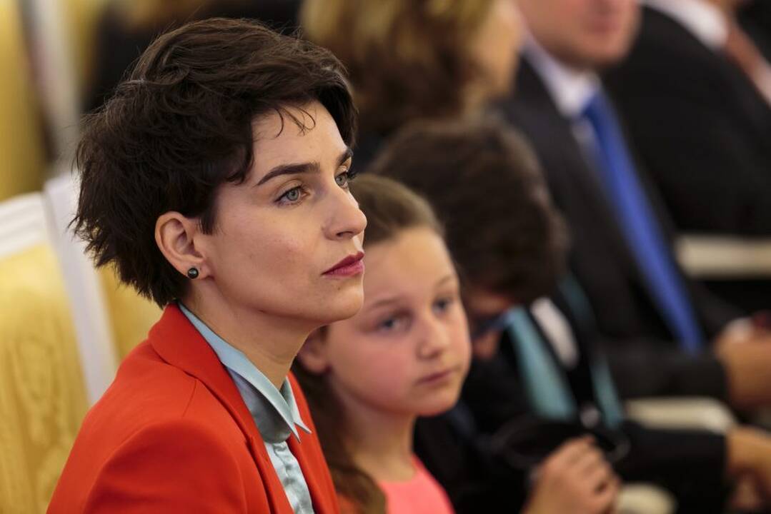 Prezidentė įteikė valstybės apdovanojimus