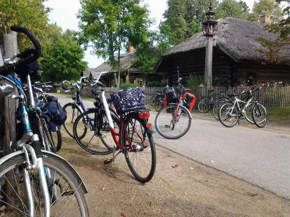 Lietuvos liaudies buities muziejuje – ekskursija su dviračiais