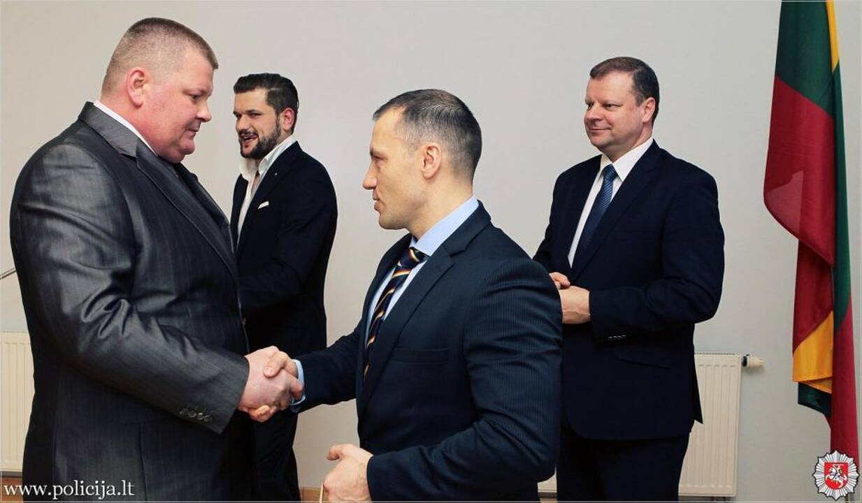 Policijos pareigūnų apdovanojimas