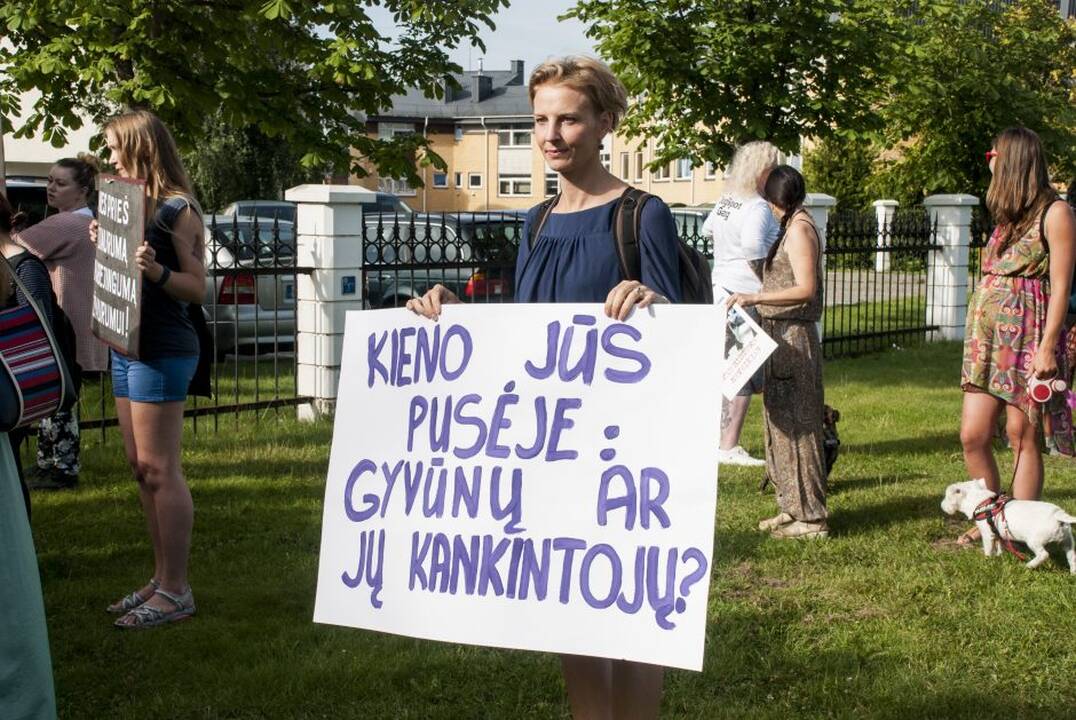 Protestas prie Maisto ir veterinarijos tarnybos