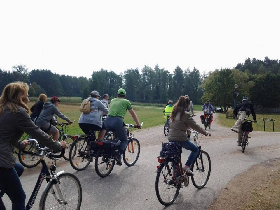 Lietuvos liaudies buities muziejuje – ekskursija su dviračiais
