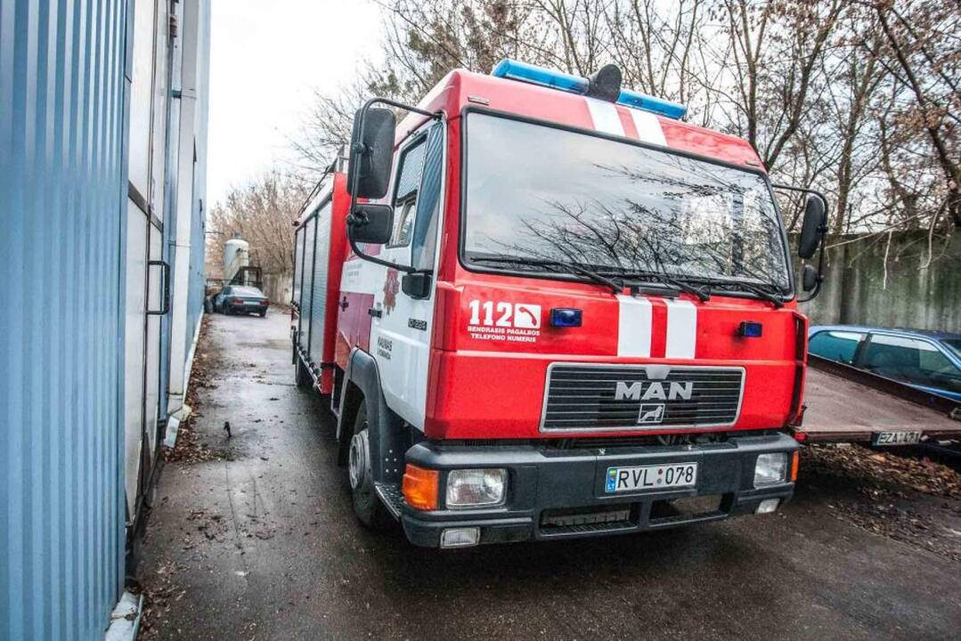 Šančiuose degė automobiliai