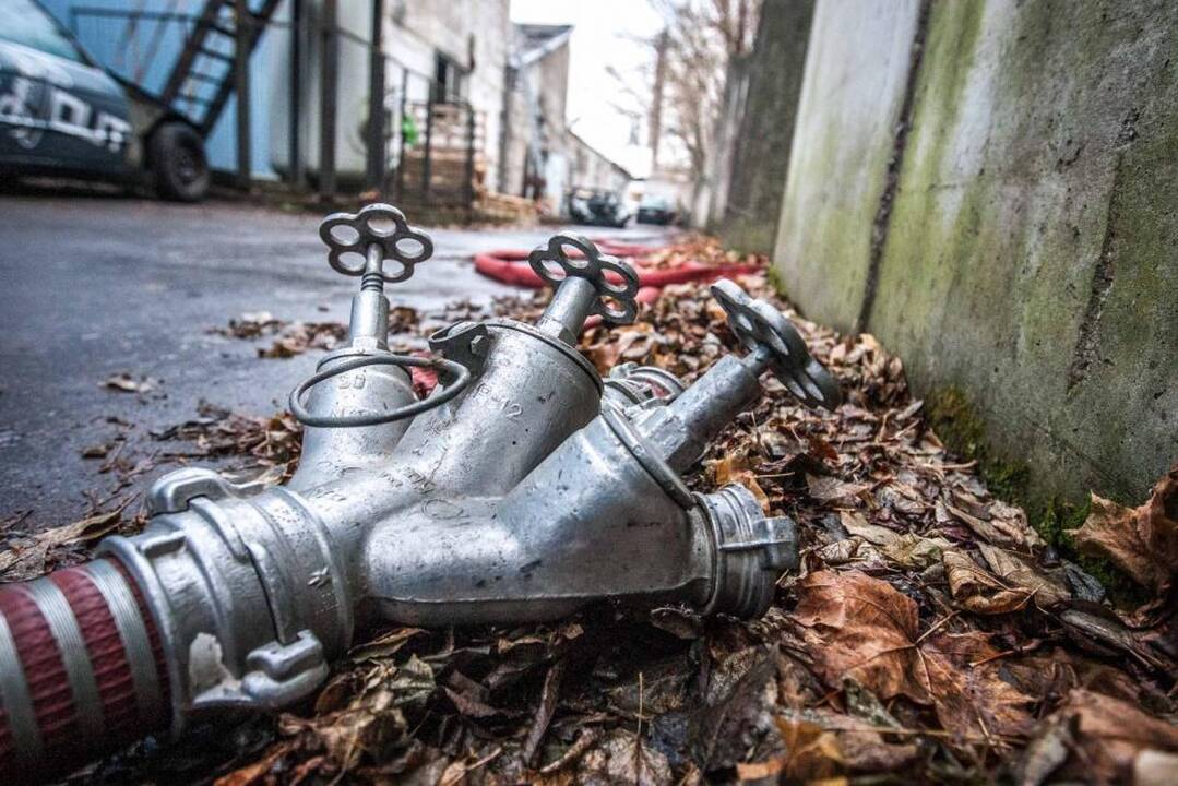 Šančiuose degė automobiliai