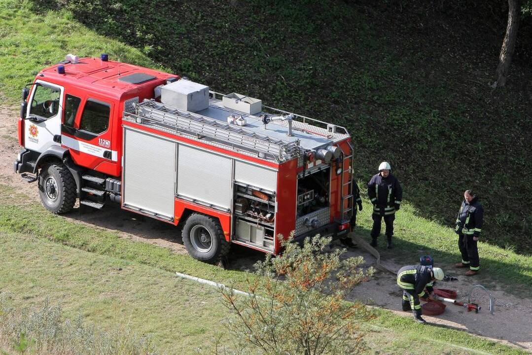Prie Kauno S. Dariaus ir S.Girėno oro uosto ketvirtadienį nukrito lėktuvas.