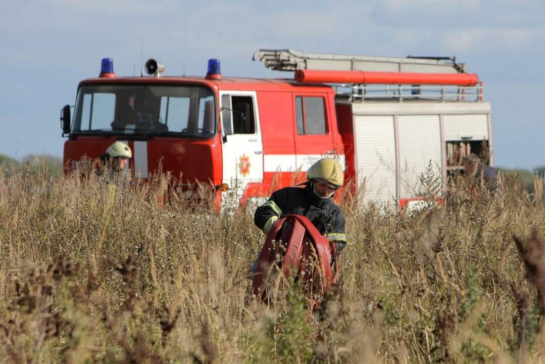 Prie Kauno S. Dariaus ir S.Girėno oro uosto ketvirtadienį nukrito lėktuvas.