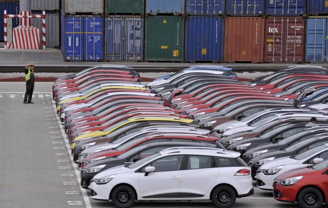 Naujų lengvųjų automobilių rinka Lietuvoje pernai šoktelėjo