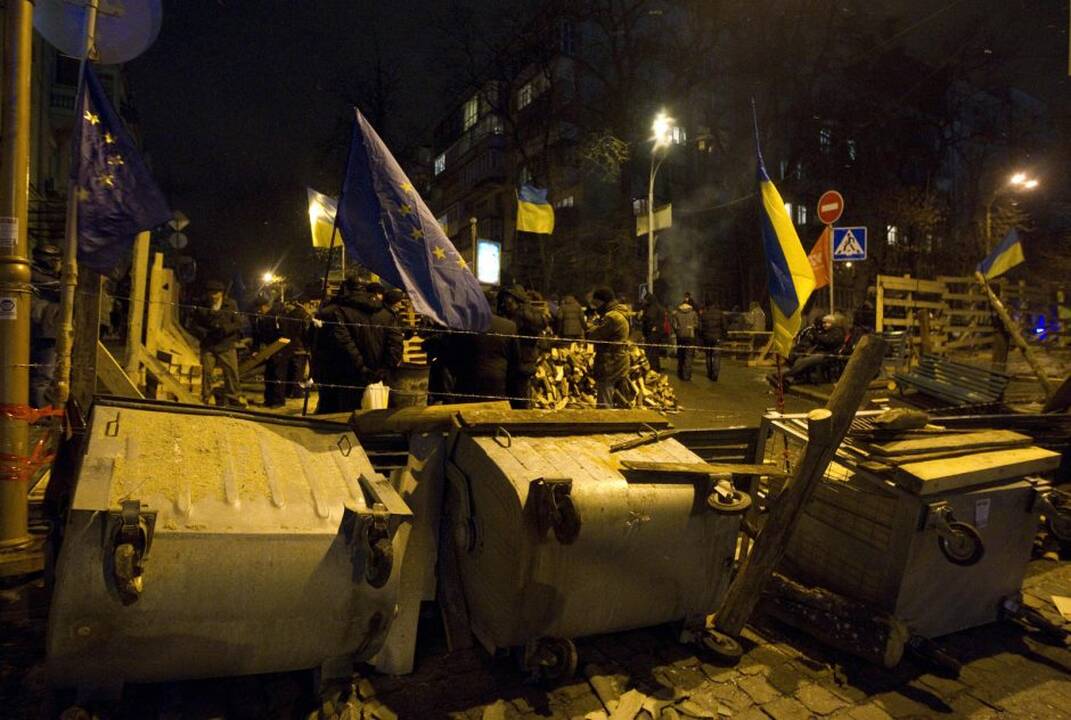 Kijeve protestuotojus ir spec. pajėgas paveikė šaltukas