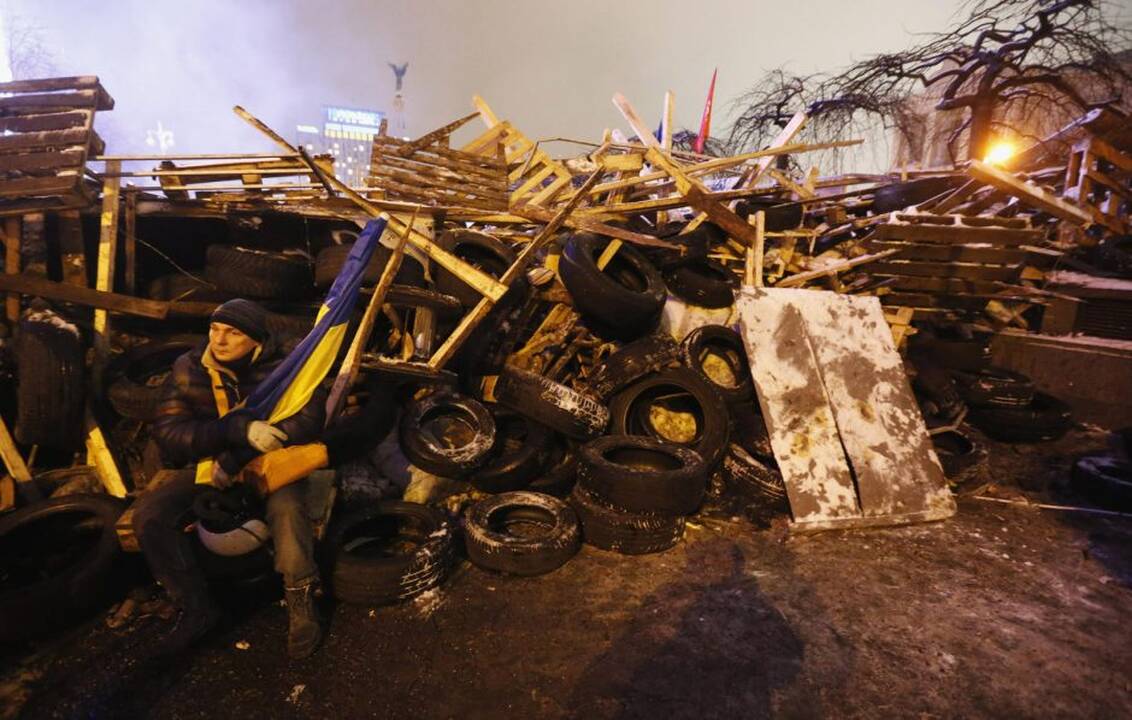 Protestuotojai Kijeve pastatė daugiau barikadų