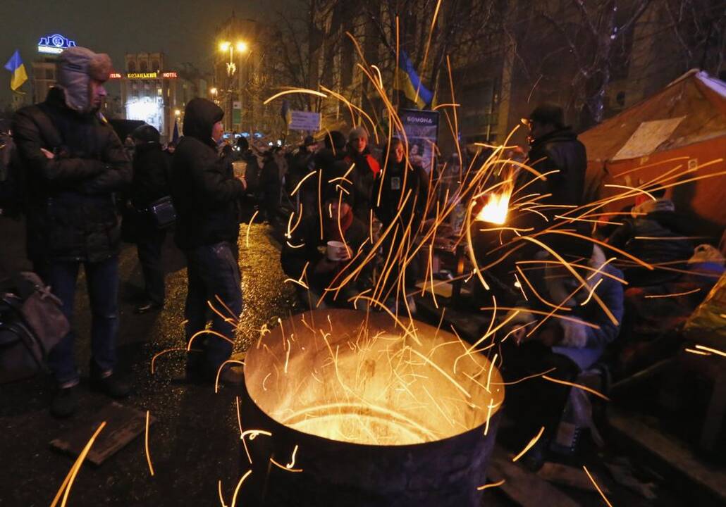Protestuotojai Kijeve pastatė daugiau barikadų