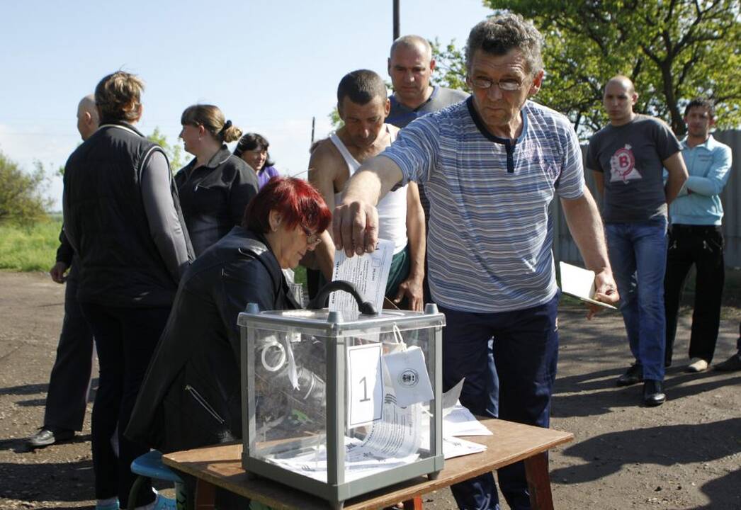 Referendumas dėl nepriklausomybės Rytų Ukrainos Donecko ir Luhansko srityse