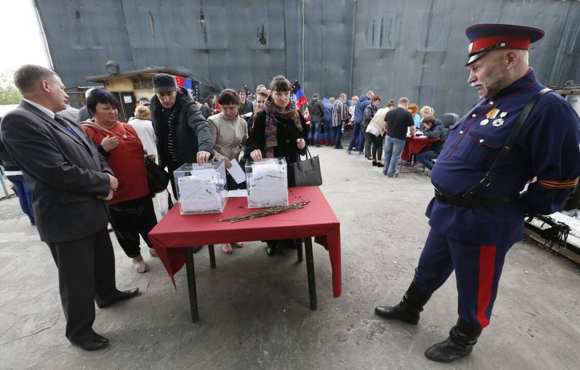 Referendumas dėl nepriklausomybės Rytų Ukrainos Donecko ir Luhansko srityse