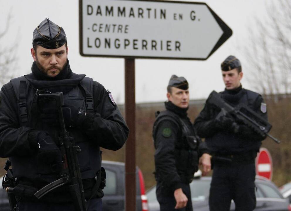„Charlie Hebdo“ įtariamųjų gaidynės