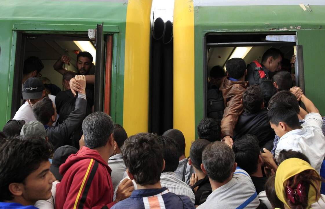 Vengrijos sostinėje – migrantų šturmas