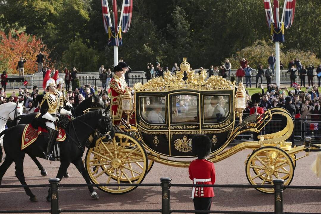 Karališkas Kinijos prezidento priėmimas Britanijoje 