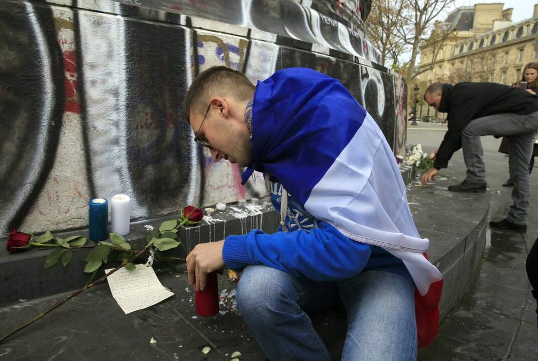 Prancūzija gedi išpuolių aukų