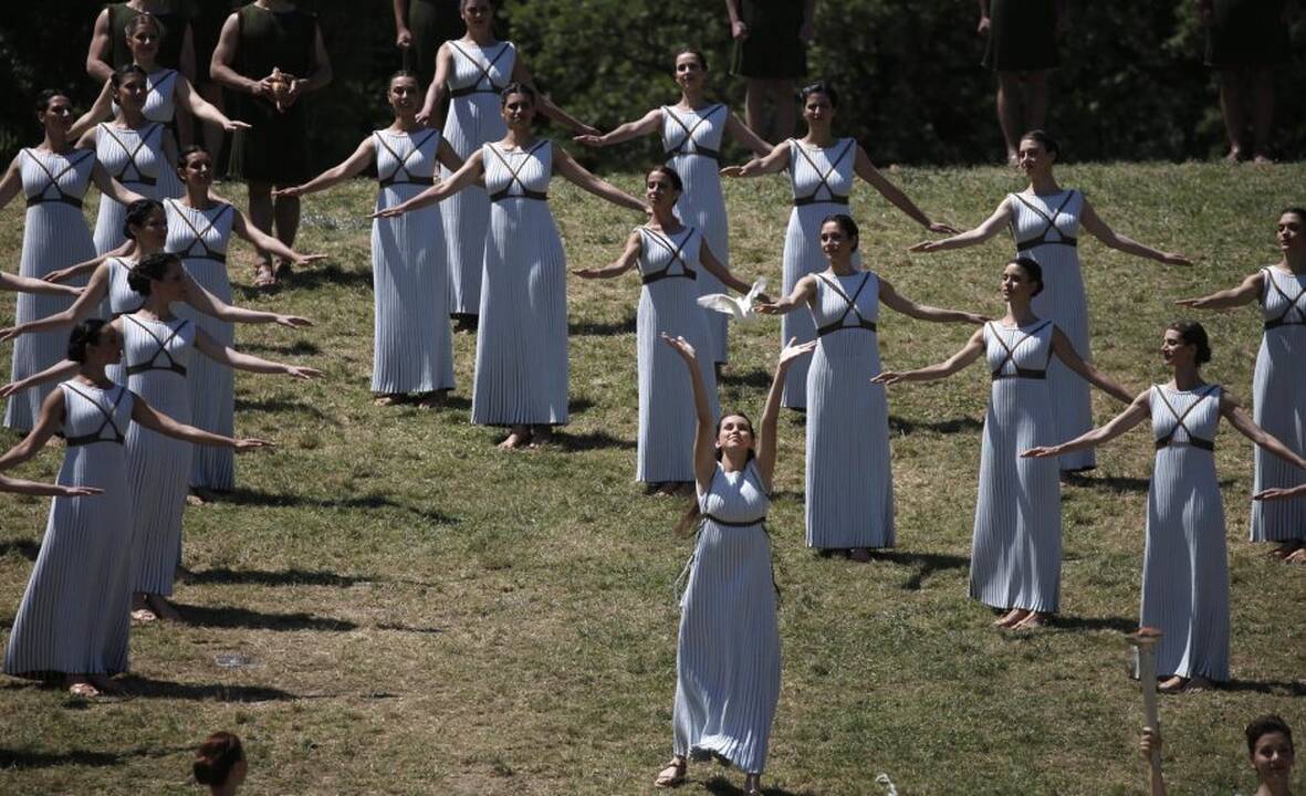 Graikijoje įžiebta olimpiados ugnis