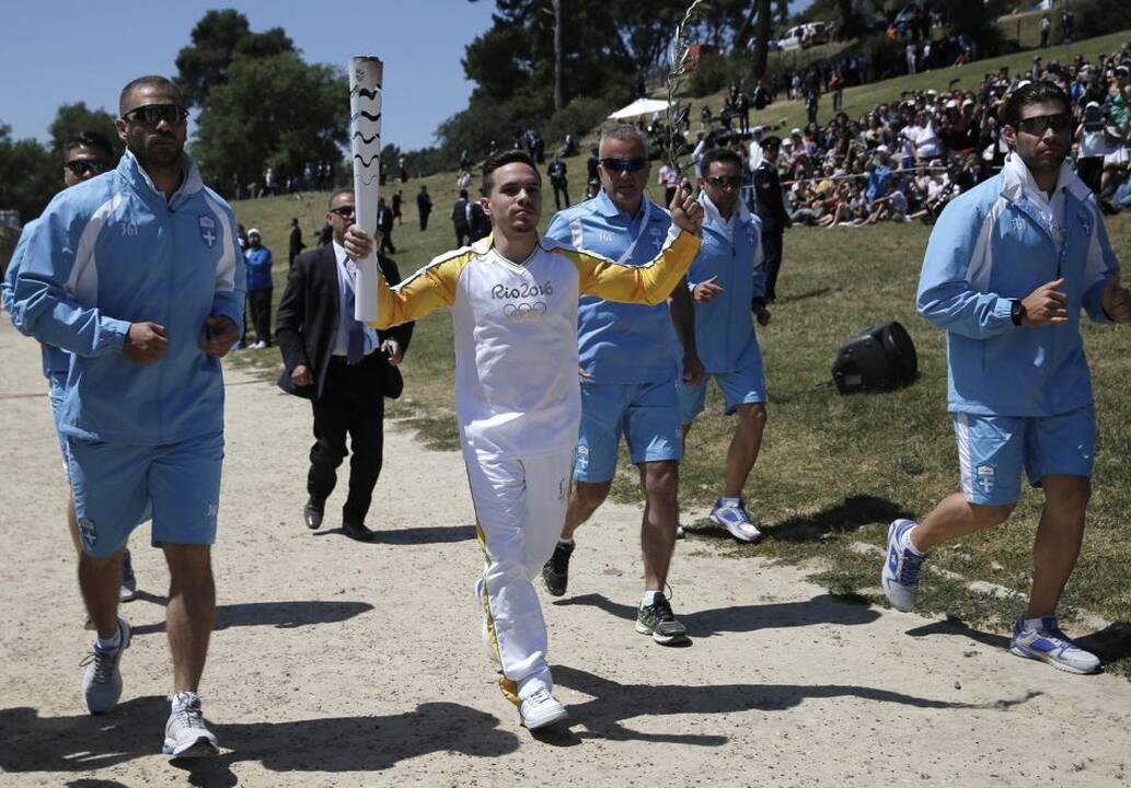 Graikijoje įžiebta olimpiados ugnis