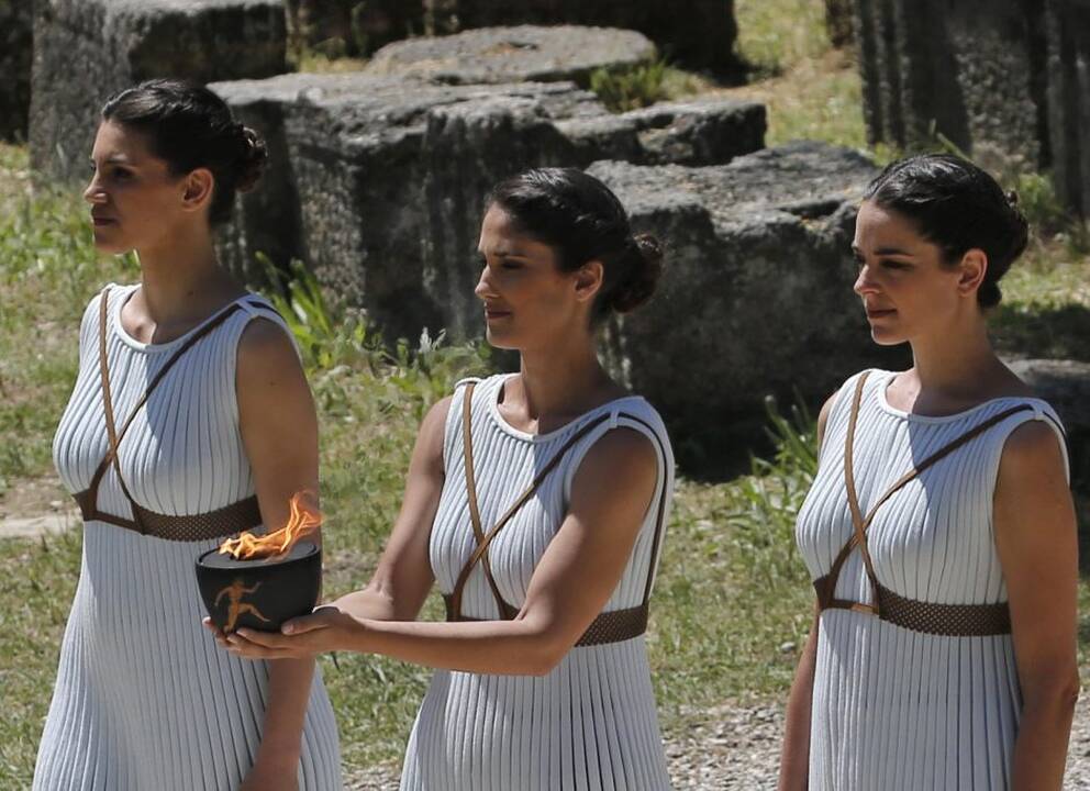 Graikijoje įžiebta olimpiados ugnis