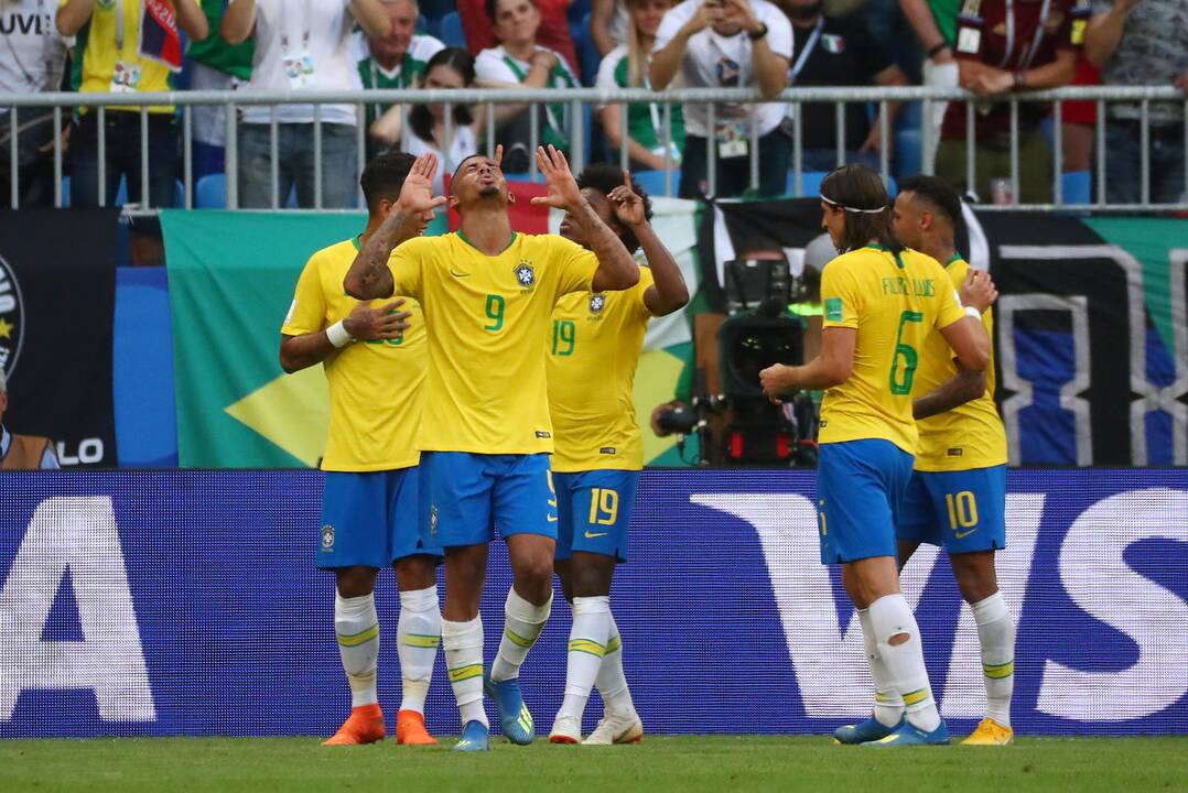 Pasaulio futbolo čempionato aštuntfinalis: Brazilija – Meksika