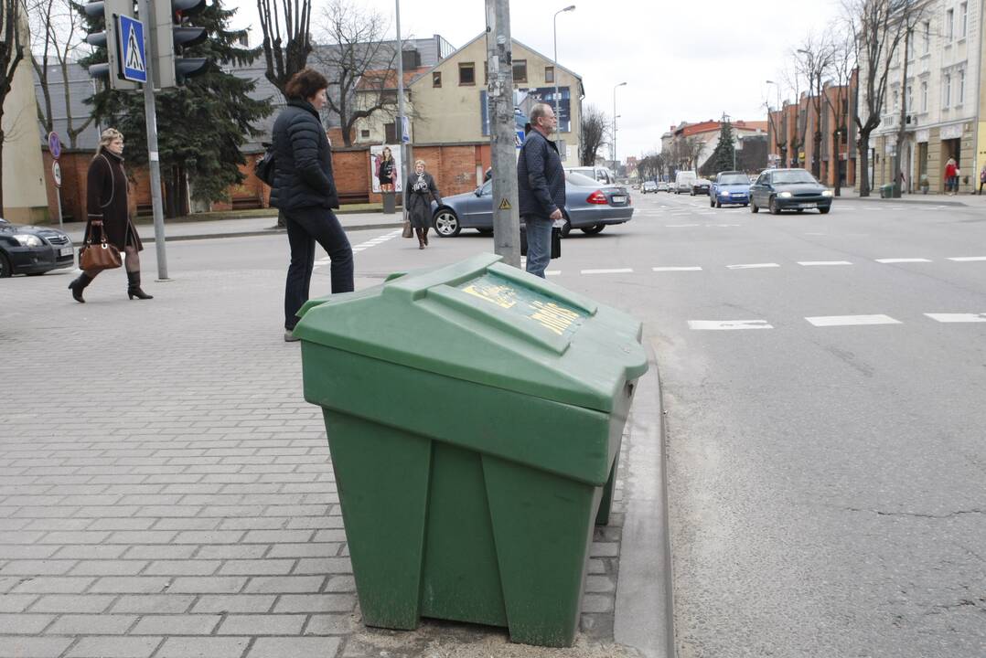 Iš Klaipėdos gatvių surinks smėlio dėžes