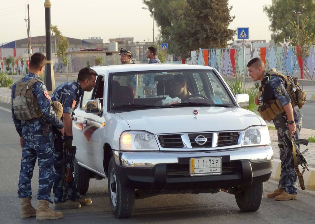 Kurdų pajėgų kovoje dėl Sirijos pasienio miesto žuvo 10 žmonių