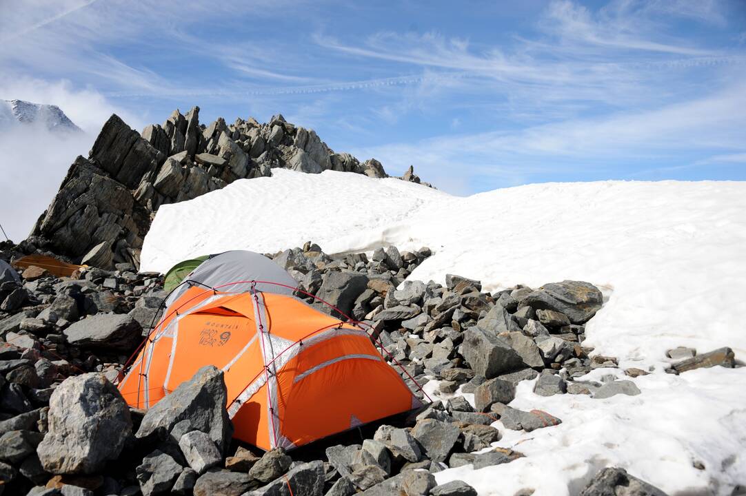 Per žemės drebėjimą Borneo sužeista 11 alpinistų