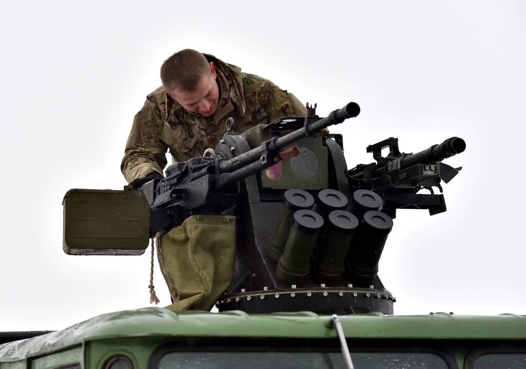 Ukraina neabejoja gausianti ginklų iš JAV