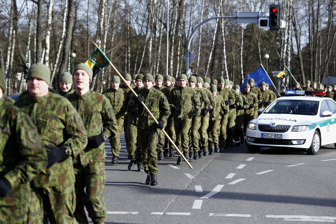 Karių bėgimas NATO dienai