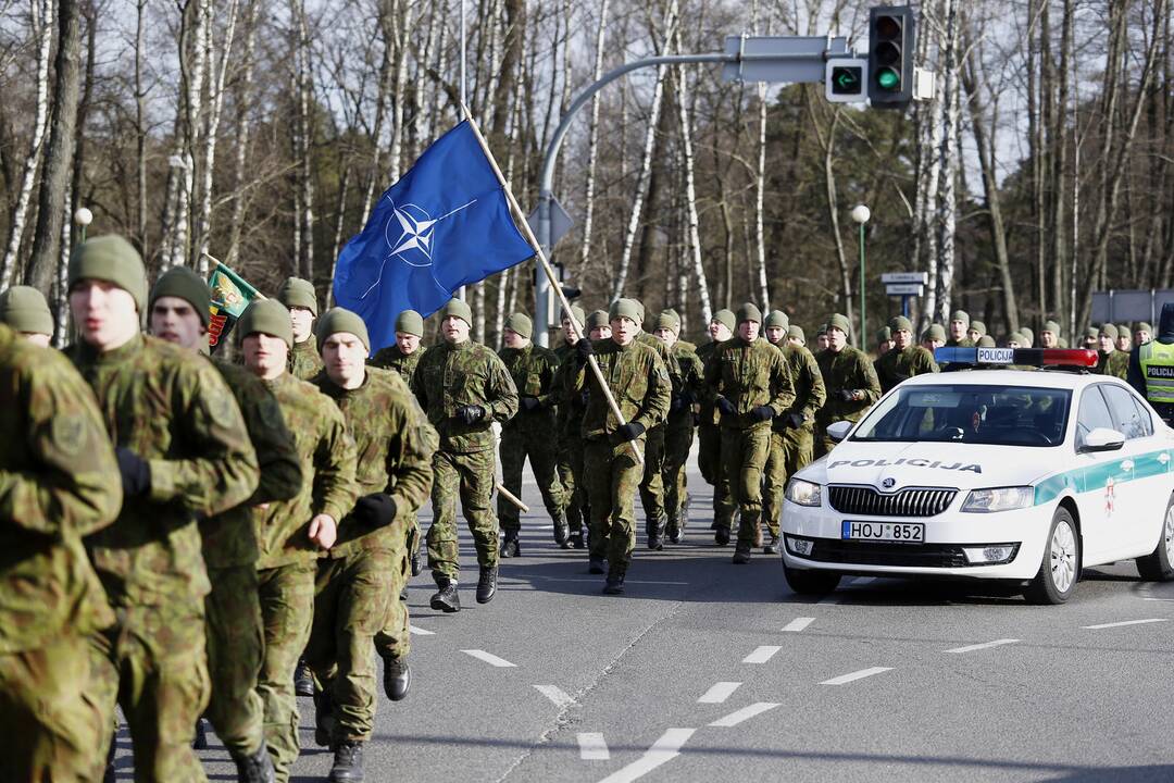 Karių bėgimas NATO dienai