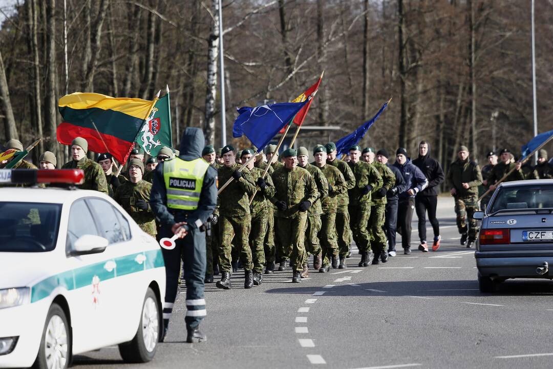 Karių bėgimas NATO dienai