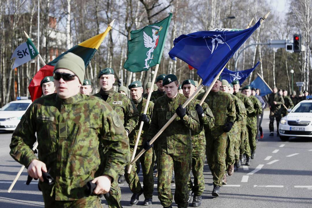 Karių bėgimas NATO dienai