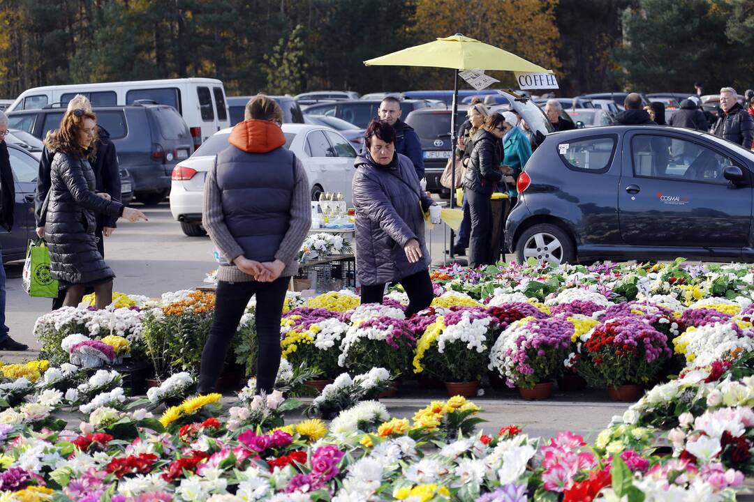 Lėbartų kapinės Lapkričio 1-ąją