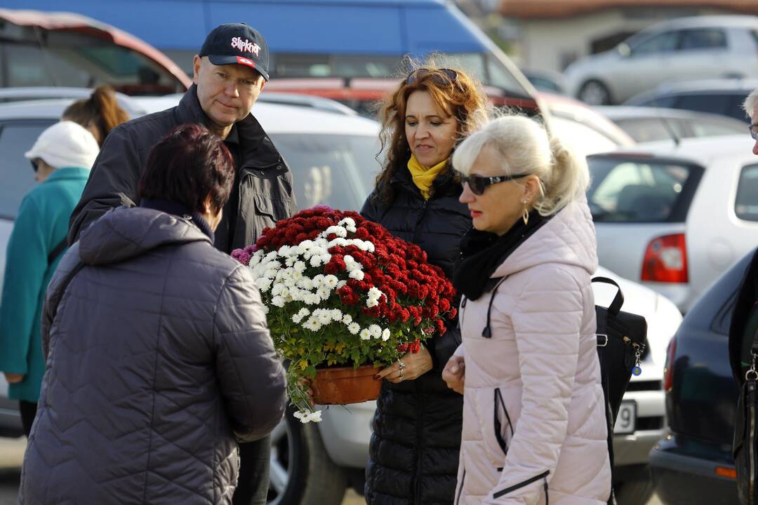 Lėbartų kapinės Lapkričio 1-ąją