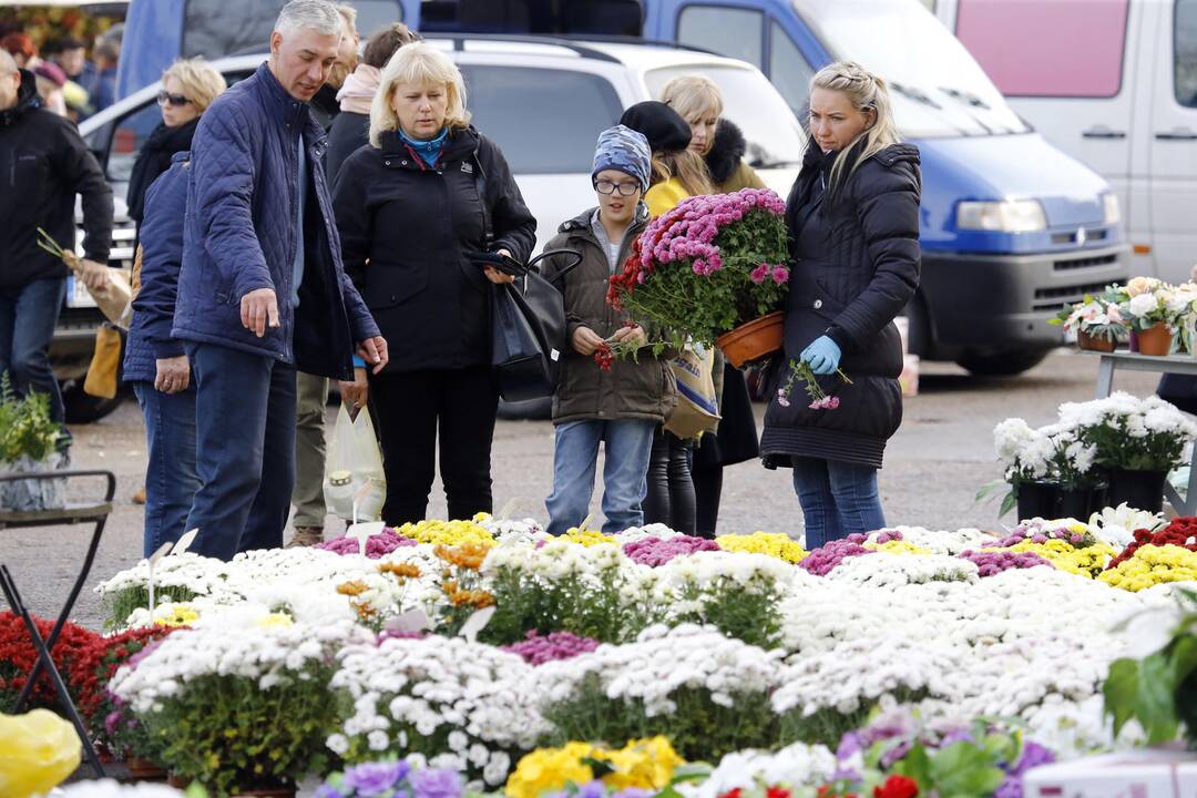 Lėbartų kapinės Lapkričio 1-ąją