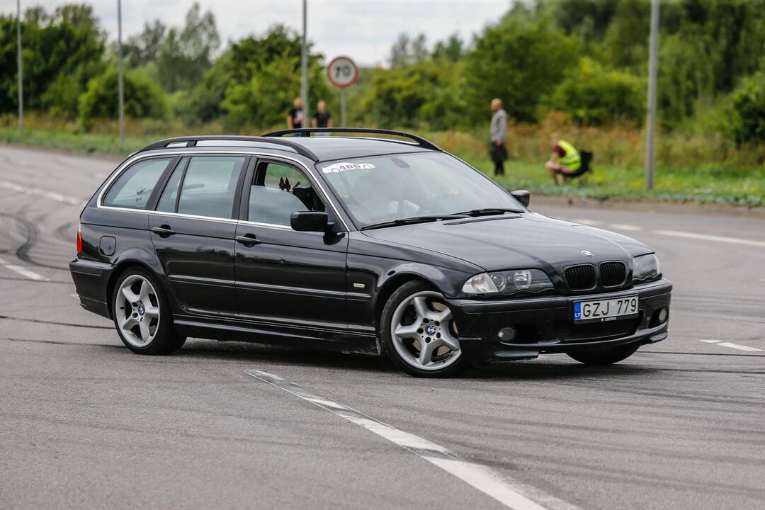 Automobilių slalomo varžybos Klaipėdoje