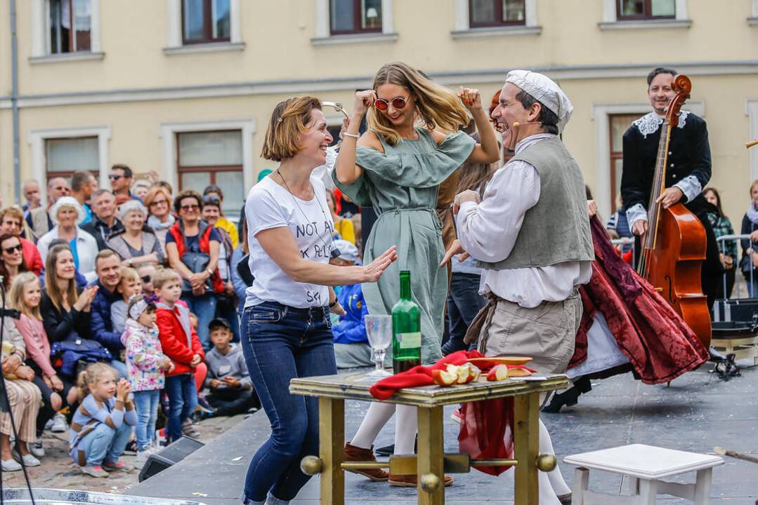 "Kelionė per europą į Klaipėda" - Šermukšnis 2019