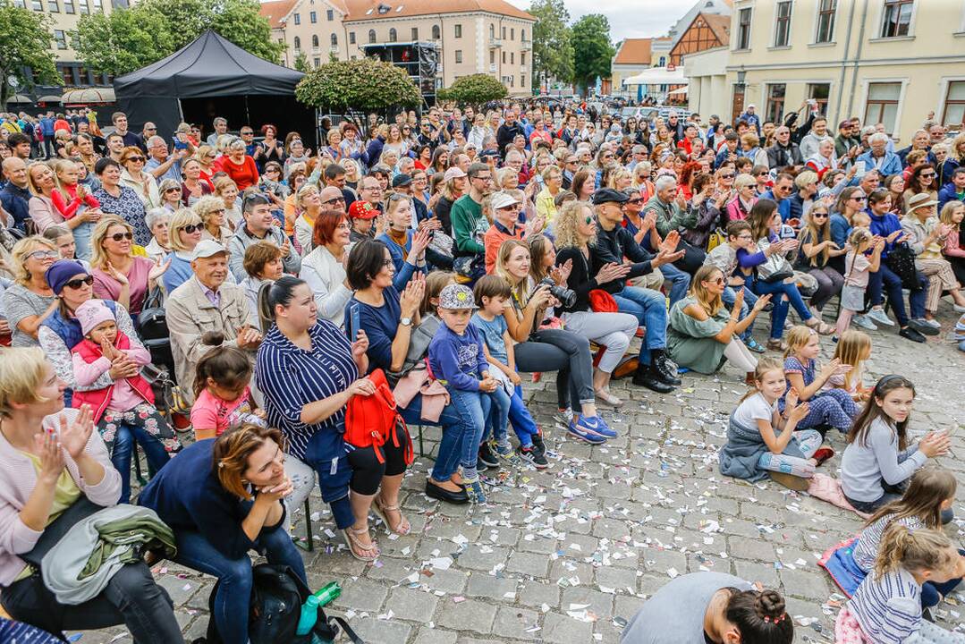 "Kelionė per europą į Klaipėda" - Šermukšnis 2019