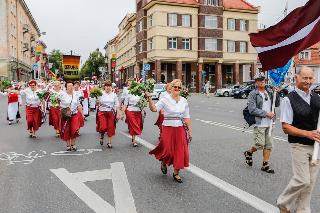 Klaipėda iškilmingai švenčia Valstybės dieną