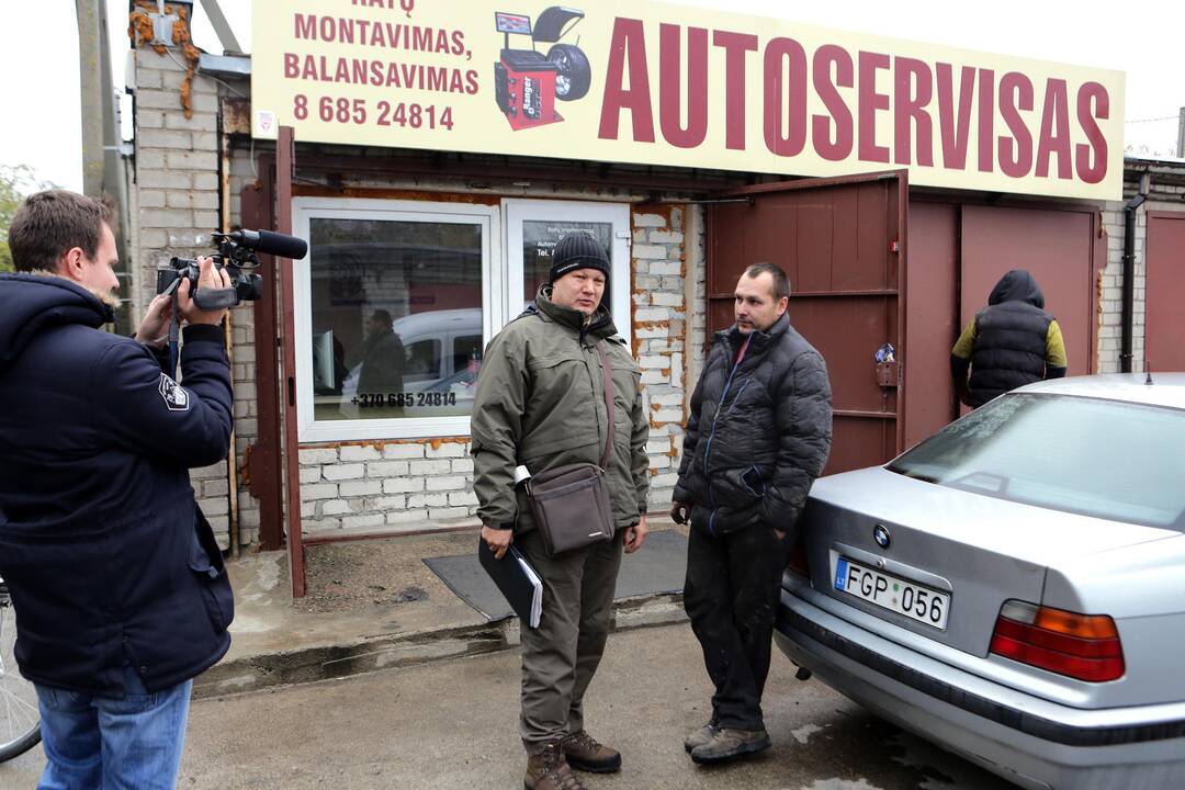 Išmestos senos padangos
